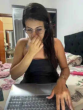 jheicylli online show from 12/04/25, 07:33