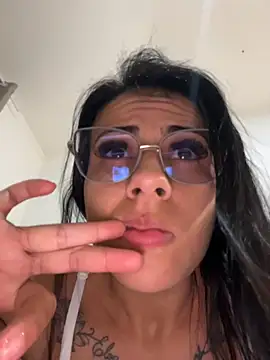 jheicylli online show from 06/22/26, 04:15