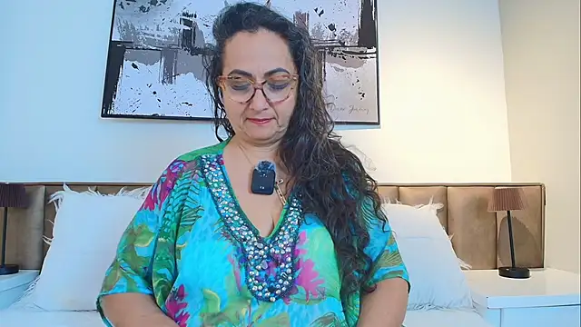 AlessandraLeroy online show from 05/10/26, 12:10