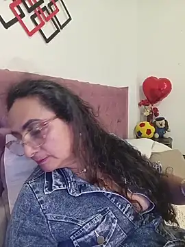 AlessandraLeroy online show from 06/03/26, 12:46