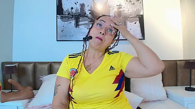 AlessandraLeroy online show from 06/27/26, 12:10