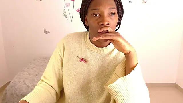 Snapshot of Nahomy_gree chatting on 10/05/25, 05:39 Nahomy gree online show from 10/05/25, 05:39