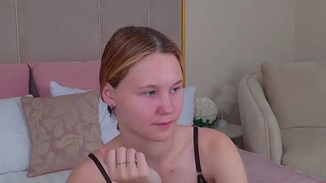AmeliRoyse online show from 06/17/26, 05:25