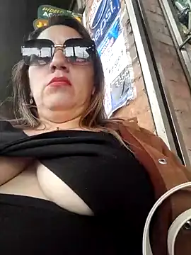 Luna-nevada online show from 11/13/25, 04:06