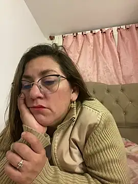 Snapshot of Luna-nevada chatting on 06/11/26, 02:53 Luna-nevada online show from 06/11/26, 02:53