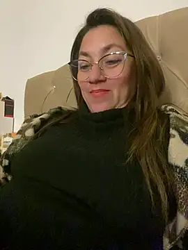 Snapshot of Luna-nevada chatting on 07/18/26, 04:38 Luna-nevada online show from 07/18/26, 04:38