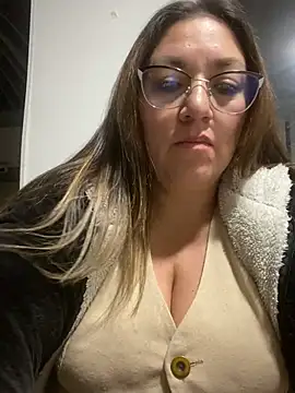 Snapshot of Luna-nevada chatting on 08/01/26, 12:21 Luna-nevada online show from 08/01/26, 12:21