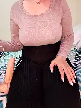 Snapshot of queen_belisima1 chatting on 12/23/25, 12:08 queen belisima1 online show from 12/23/25, 12:08