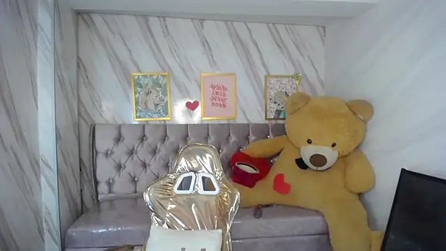 Snapshot of _wendy_b chatting on 03/12/25, 07:49  wendy b online show from 03/12/25, 07:49