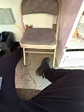 Snapshot of Gotabodiee chatting on 12/22/25, 01:19 Gotabodiee online show from 12/22/25, 01:19