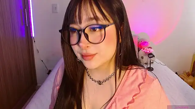Snapshot of Oliviargf chatting on 03/19/26, 12:42 Oliviargf online show from 03/19/26, 12:42