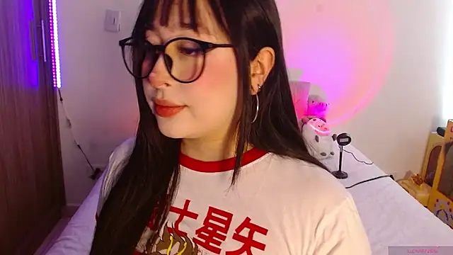 Snapshot of Oliviargf chatting on 03/20/26, 12:21 Oliviargf online show from 03/20/26, 12:21