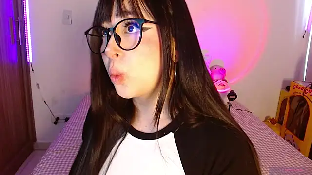 Snapshot of Oliviargf chatting on 04/05/26, 12:35 Oliviargf online show from 04/05/26, 12:35