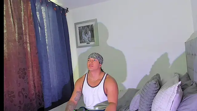 Snapshot of boys_blackandwhite chatting on 11/30/25, 09:41 boys blackandwhite online show from 11/30/25, 09:41