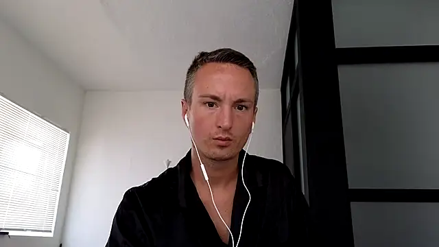 Snapshot of TheDaddy005 chatting on 03/28/26, 05:12 TheDaddy005 online show from 03/28/26, 05:12