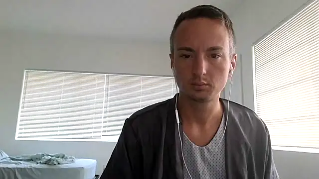 Snapshot of TheDaddy005 chatting on 03/31/26, 01:33 TheDaddy005 online show from 03/31/26, 01:33