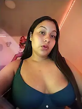 esmeralda jadees online show from 06/15/26, 08:22