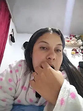 esmeralda jadees online show from 06/17/26, 11:34