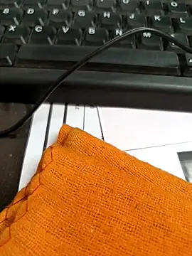 himvilohi08 online show from 10/31/25, 11:11