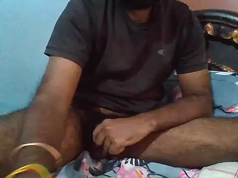 Snapshot of teluguboy99989 chatting on 11/27/25, 07:10 teluguboy99989 online show from 11/27/25, 07:10