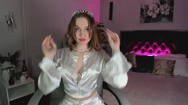Snapshot of _Vikky_Moon_ chatting on 03/19/25, 01:10 Vikky Moon online show from 03/19/25, 01:10
