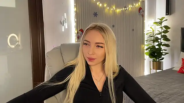 OhMyEmma online show from 12/19/25, 01:12