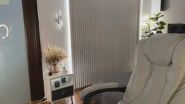 Snapshot of OhMyEmma chatting on 03/27/26, 01:33 OhMyEmma online show from 03/27/26, 01:33