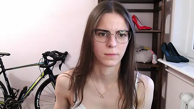 Snapshot of love_megi chatting on 01/06/26, 03:05 love megi online show from 01/06/26, 03:05