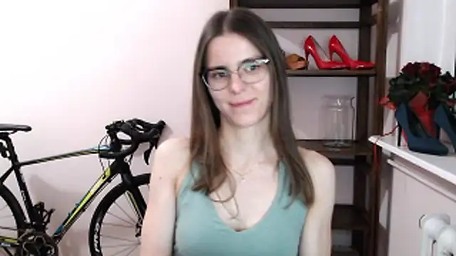 Snapshot of love_megi chatting on 01/18/26, 07:28 love megi online show from 01/18/26, 07:28