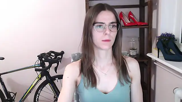 Snapshot of love_megi chatting on 02/02/26, 04:06 love megi online show from 02/02/26, 04:06