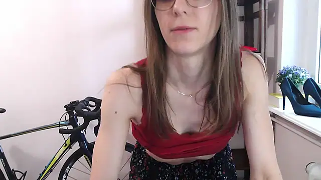 Snapshot of love_megi chatting on 02/08/26, 07:34 love megi online show from 02/08/26, 07:34