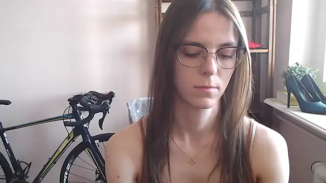 Snapshot of love_megi chatting on 03/03/26, 02:23 love megi online show from 03/03/26, 02:23