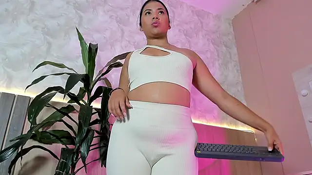 Snapshot of _SamantaGomez chatting on 03/18/26, 07:39 SamantaGomez online show from 03/18/26, 07:39