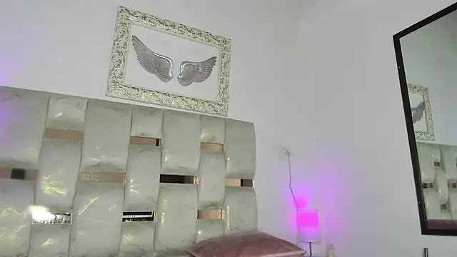 Lola Blondie online show from 12/01/25, 12:21