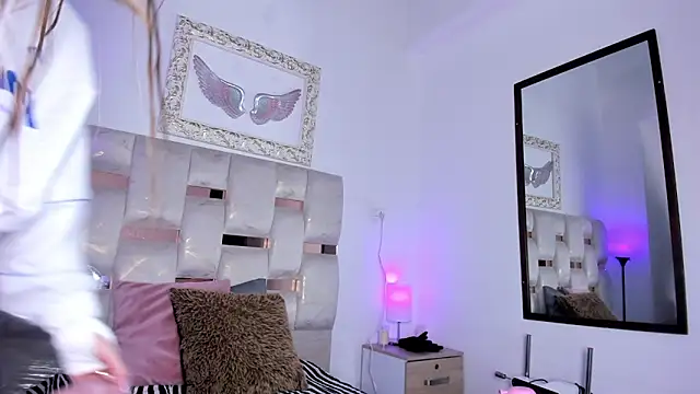 Lola Blondie online show from 12/02/25, 12:21