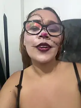 SophiaQueens online show from 10/31/25, 10:11
