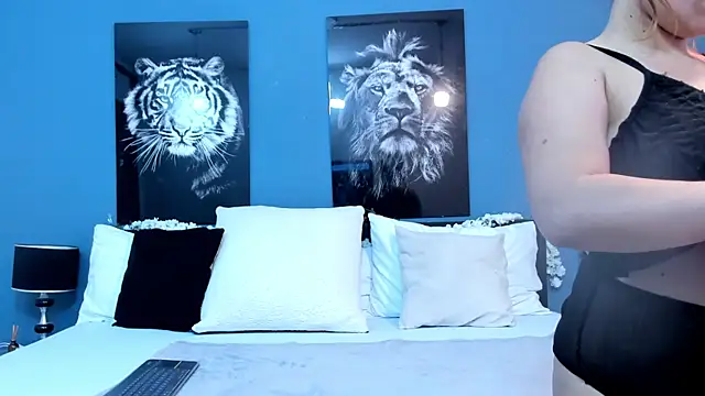 SophiaQueens online show from 11/20/25, 07:57