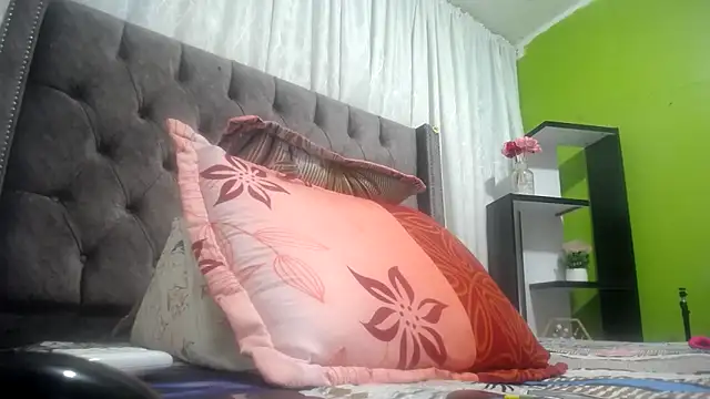 ANA-BULLOCK- online show from 09/14/25, 04:28