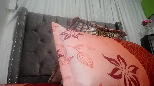 ANA-BULLOCK- online show from 09/17/25, 12:18