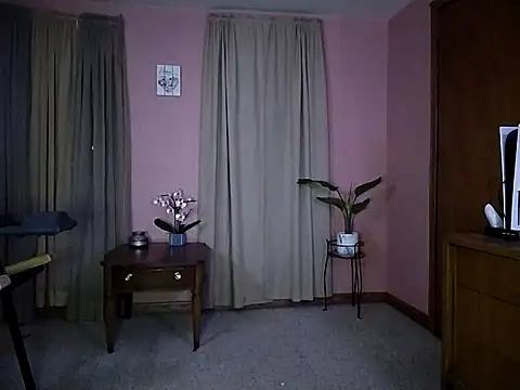 Snapshot of AlicePayne chatting on 03/17/25, 03:57 AlicePayne online show from 03/17/25, 03:57