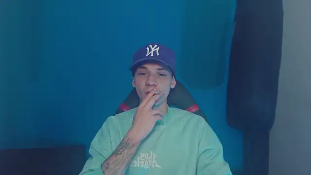 Snapshot of Burperking420_ chatting on 03/15/25, 09:05 Burperking420  online show from 03/15/25, 09:05