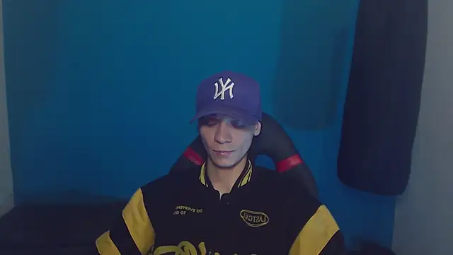 Snapshot of Burperking420_ chatting on 03/19/25, 09:48 Burperking420  online show from 03/19/25, 09:48