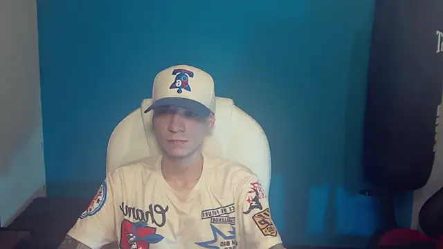 Snapshot of Burperking420_ chatting on 10/19/25, 07:36 Burperking420  online show from 10/19/25, 07:36