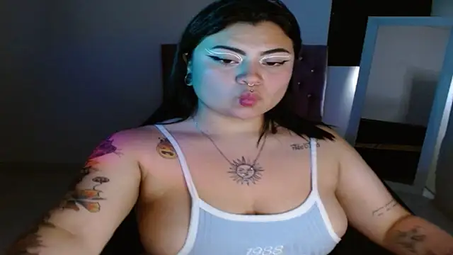 Snapshot of ISABELLA1609 chatting on 03/18/25, 05:42 ISABELLA1609 online show from 03/18/25, 05:42