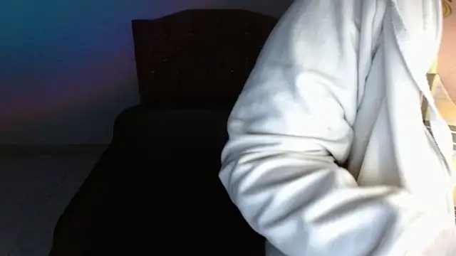 Snapshot of ISABELLA1609 chatting on 03/21/25, 09:01 ISABELLA1609 online show from 03/21/25, 09:01