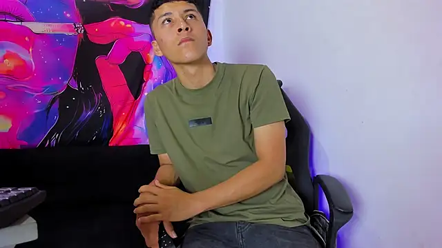 Snapshot of MAXXY_CUTE chatting on 03/13/25, 05:07 MAXXY CUTE online show from 03/13/25, 05:07