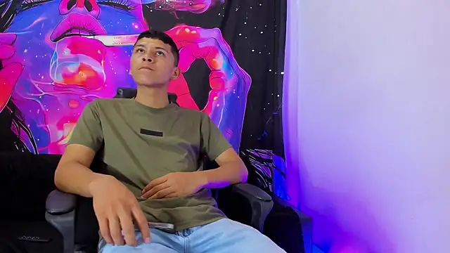 Snapshot of MAXXY_CUTE chatting on 03/17/25, 10:49 MAXXY CUTE online show from 03/17/25, 10:49