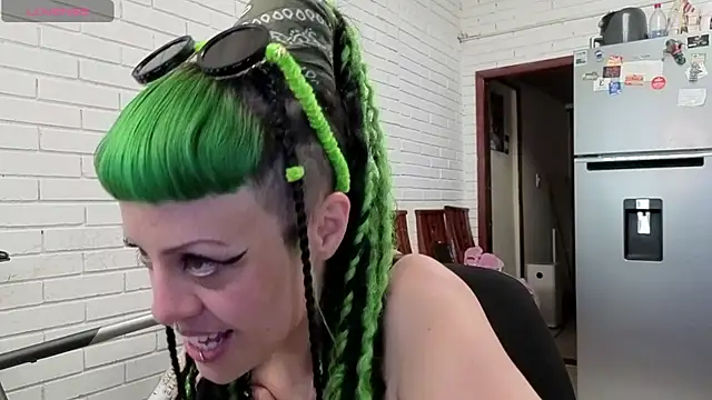 freyaa sorcerees online show from 10/16/25, 05:58