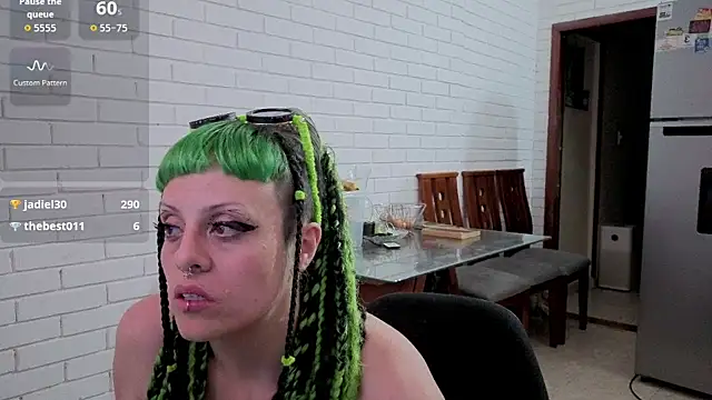 freyaa sorcerees online show from 10/27/25, 04:16