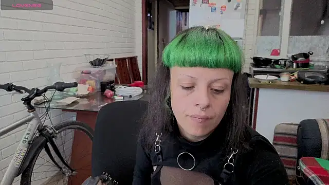 freyaa sorcerees online show from 11/12/25, 02:50